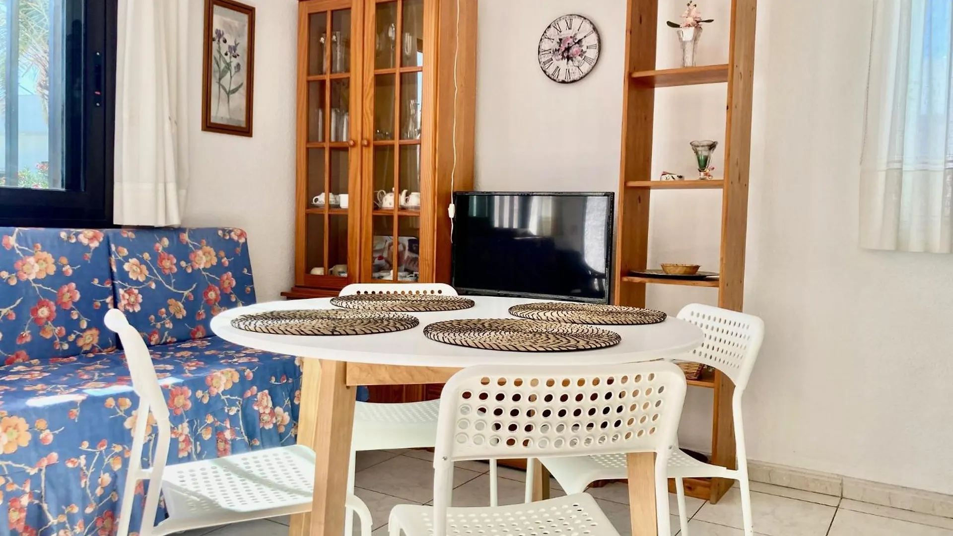 Apartamento En Primera Linea De Playa, Centrico, Tranquilo Playa de las Americas  Spain